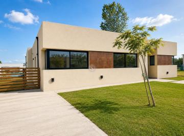 Casa · 150m² · 4 Ambientes · 1 Cochera · Casa en Venta en Barrio Santa Sofía, Pilar del Este, Pilar