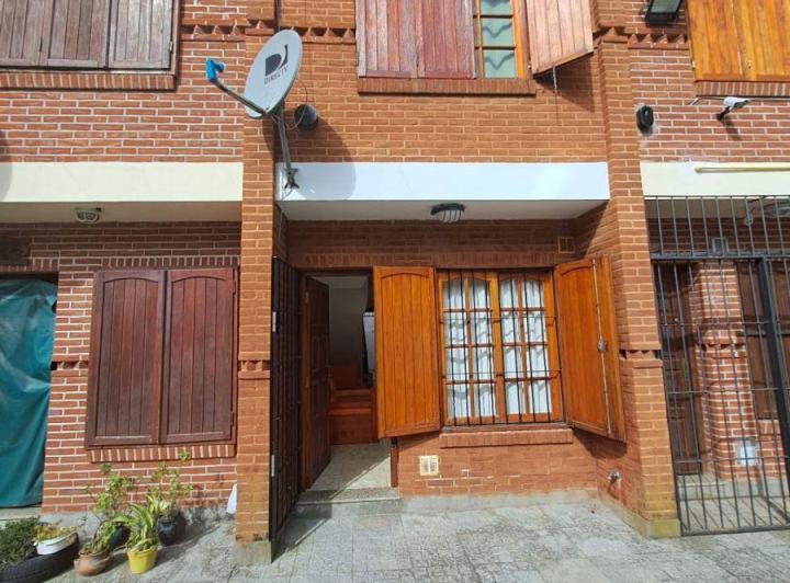 Casa · 60m² · 4 Ambientes · 1 Cochera