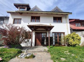Casa · 180m² · 4 Ambientes · 1 Cochera · Casa Dúplex en Venta en Centro de Bariloche, Bariloche, Patagonia