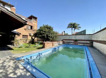 Casa de 4 ambientes, Morón · Casa + Local Sobre Av Sarmiento! 3 Dorm. Mas Playroom!