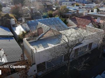 Casa · 160m² · 7 Ambientes · 1 Cochera · Casa en Venta 3 Dorm., Centro de Cipolletti, Río Negro