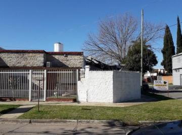 Casa · 200m² · 3 Ambientes · Padre Arrieta 2315