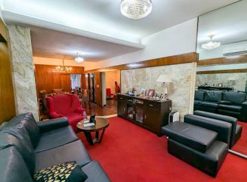 Imagen 1 - Departamento de 4 dormitorios con patio y cochera. - · Departamento de 4 Dorm. con Patio y Cochera.