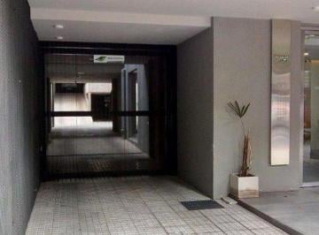 Garage · 15m² · Cordoba y Av Francia - Cochera - Planta Baja