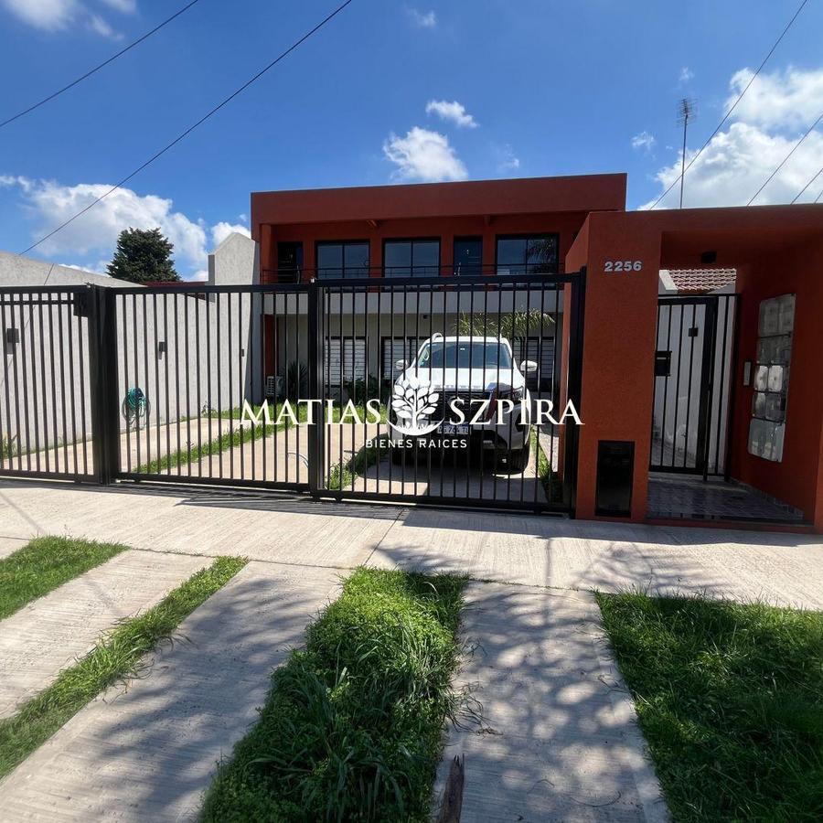 España 2256. Entre Bentura Bustos y Benito Villanueva,  Castelar, Morón