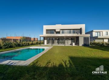 Casa · 326m² · 5 Ambientes · 1 Cochera · Venta Casa Vida Barrio Privado Funes