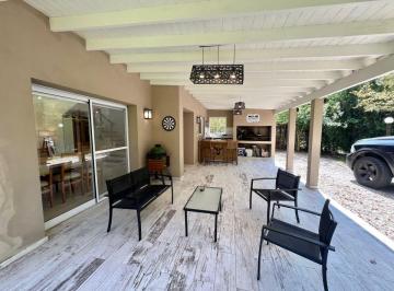 Casa de 4 ambientes, Chascomús · Hermosa Casa (Golf Country Club Chascomús)