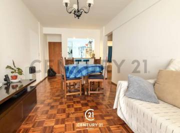 Departamento · 55m² · 3 Ambientes · 1 Cochera · Venta Departamento C Balcon y Cochera Centro Rosario