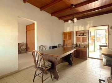 Casa · 147m² · 5 Ambientes · 1 Cochera · Venta Casa 5 Ambientes Parrilla Cochera Libertad