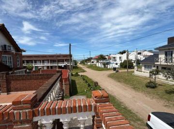 Casa de 4 ambientes, Mar del Tuyú · Hermoso Dúplex en Mar del Tuyú con Terraza