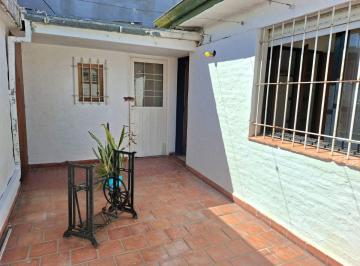 Departamento de 3 ambientes, Tigre · Departamento de Tres Amplios Ambientes con Patio en El Corazon de Tigre, Apto Credito.