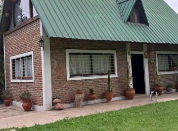 Casa · 100m² · 2 Ambientes · Vende Casa con Hermoso Parque y Pileta - Alvarez - Los Pinos