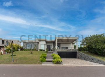 Casa · 275m² · 7 Ambientes · 2 Cocheras · Casa en Venta - La Reserva Cardales Country Club