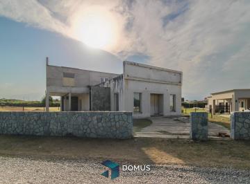 Casa · 659m² · 3 Dormitorios · 3 Cocheras · Venta Casa El Aybal Barrio Privado
