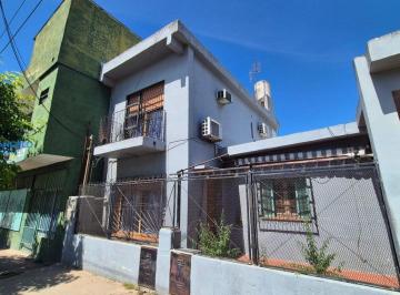 Casa · 141m² · 5 Ambientes · 1 Cochera · 2 Propiedades en Venta Sobre Av Gaspar Campos Apto Credito