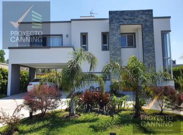Casa · 290m² · 4 Ambientes · 2 Cocheras · Casa en Venta Barrio Don Joaquin Canning