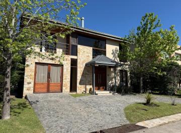 Casa · 200m² · 4 Ambientes · Casa en Venta en Quilmes, G. B. a. Zona Sur, Argentina