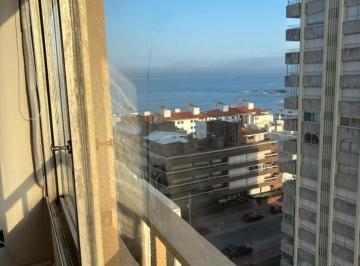 Departamento · 50m² · 3 Ambientes · Apartamento de 1 Dormitorio y Medio - en Pleno Centro de Punta del Este