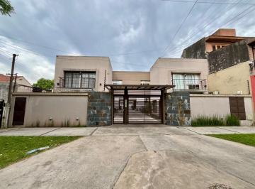 Casa de 3 ambientes, Lomas de Zamora · Emilio Castro 71 - Temperley Este / Duplex de 3 Amb con Cochera