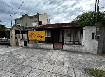 PH · 70m² · 3 Ambientes · *crédito* PH Tipo Casa P. Baja Frente, 3 Ambientes C/patios