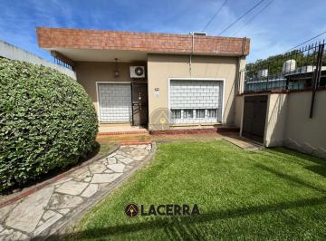 Casa · 120m² · 3 Ambientes · 1 Cochera · Casa en Jose León Suarez