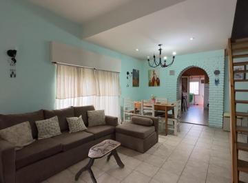 Casa · 140m² · 5 Ambientes · 2 Cocheras · Venta Casa Escobar Garin Centro 5 Ambientes 4 Dorm. Jardin Garage Quincho