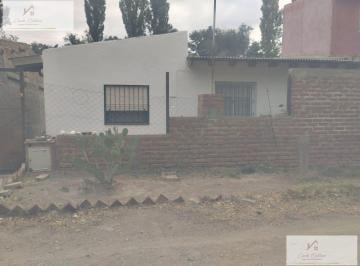 Casa · 45m² · 2 Ambientes · 1 Cochera · Casa en Plottier
