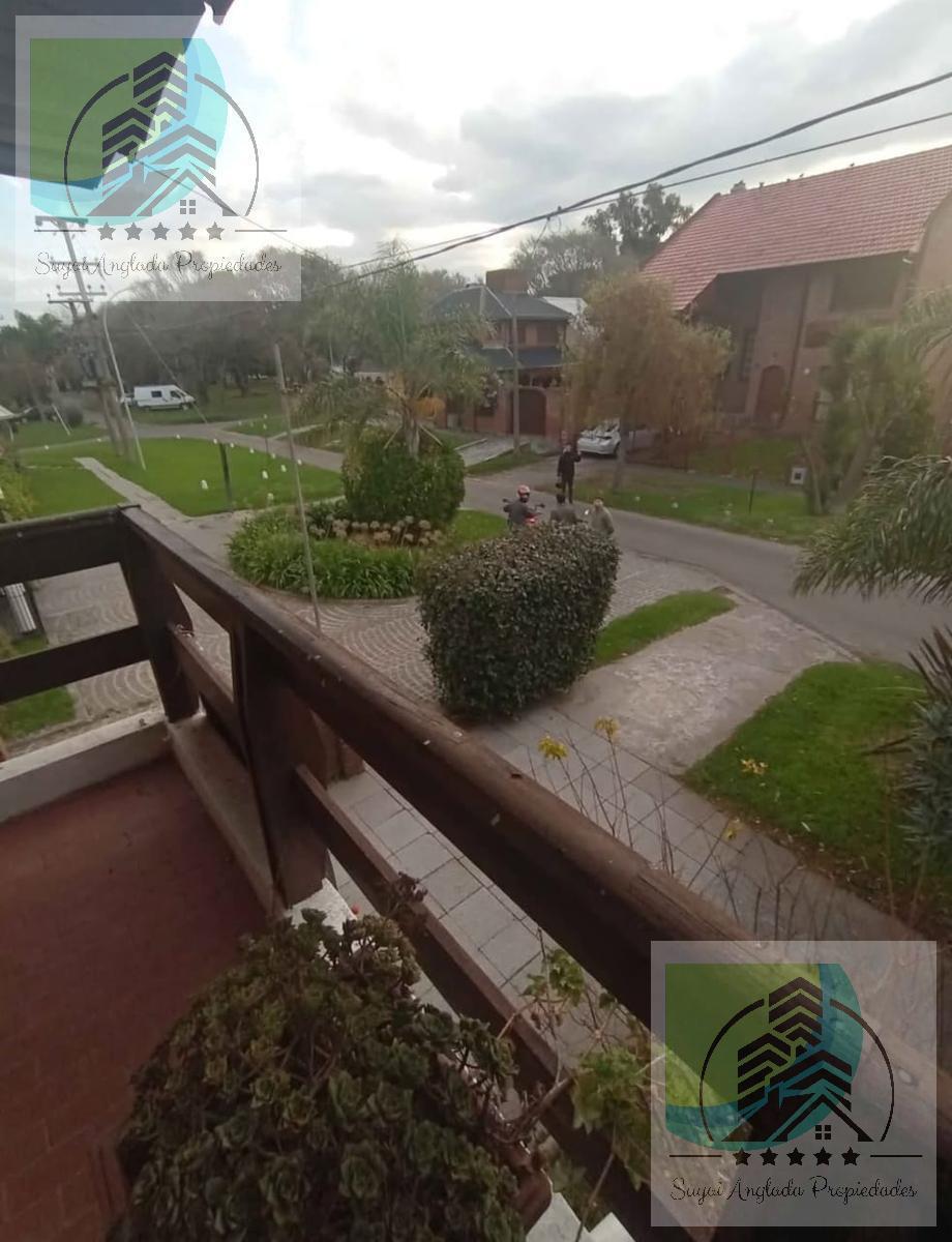 Casa 4 dorm, 190m² con cochera y piscina — Constitución