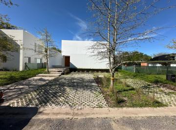 Casa · 200m² · 5 Ambientes · 2 Cocheras · Casa en Venta Barrio Villa Alba Villa Elisa