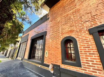 Casa de 5 ambientes, Vicente López · Juan de Garay 3300 - Olivos.