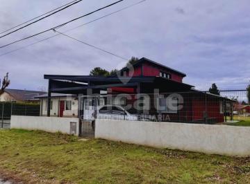 Casa · 145m² · 8 Ambientes · 2 Cocheras · Casa en Bariloche