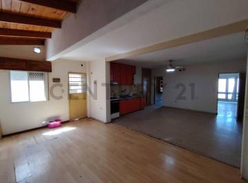 Casa · 162m² · 6 Ambientes · 1 Cochera · Casa 4 Dorm. Apto Credito Hipotecario