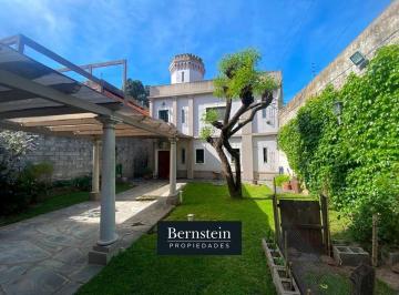 Casa · 190m² · 5 Ambientes · 2 Cocheras · Casa en Venta: Parque Leloir: 5 Ambientes
