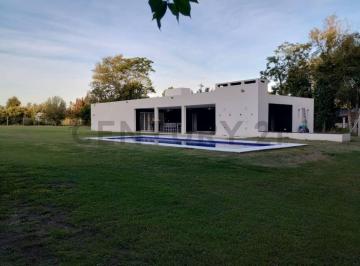 Casa · 190m² · 6 Ambientes · Los Zorzales y Las Calandrias, Casa Quinta en Venta de 4 Dorm., Altura Km 52 Ruta 2, Brandsen.