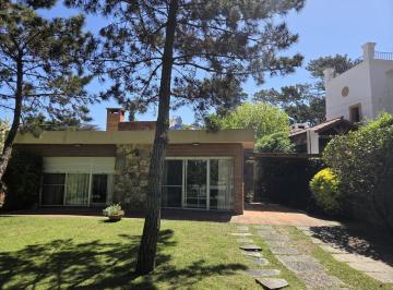 Casa · 524m² · 3 Dormitorios · 1 Cochera · Casa Playa Brava