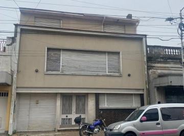 Casa de 16 ambientes, Avellaneda · Importante Casa en Block con Oficinas o Depósito