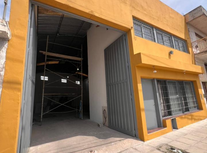 Bodega-Galpón · 4 Ambientes