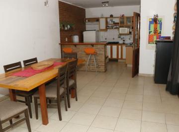 Casa · 174m² · 4 Ambientes · 1 Cochera · Venta Casa 2 Dorm. y Escritorio en Trenque Lauquen