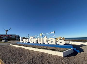 Casa · 254m² · 11 Ambientes · 5 Cocheras · Complejo de 5 Dúplex en Venta – 1° Bajada, Las Grutas