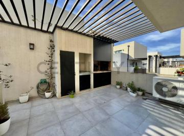 Casa · 90m² · 3 Ambientes · 1 Cochera · Excelente Dúplex en Venta de 3 Ambientes en El Barrio de Altos del Encuentro