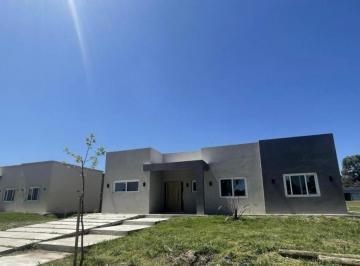 Casa · 171m² · 5 Ambientes · 2 Cocheras · Casa en Venta 3 Dorm. Casuarinas del Pilar - Apto Credito