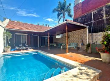 PH de 3 ambientes, Lanús · PH Tipo Casa Al Frente Impecable en Zona Centrica