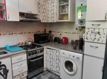 Casa de 3 ambientes, Liniers · Casa Sobre Lote de 7,71 X 24 con Cochera Para 2 Autos Quincho y Pileta