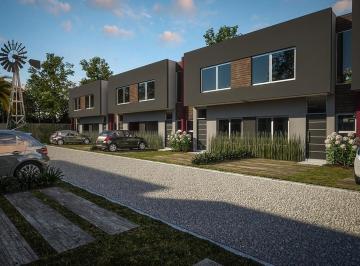 Casa · 70m² · 3 Ambientes · 1 Cochera · Duplex Venta Ituzaingo