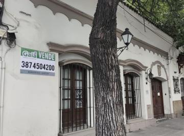 Casa · 350m² · 9 Dormitorios · Casa en Venta en Av Belgrano