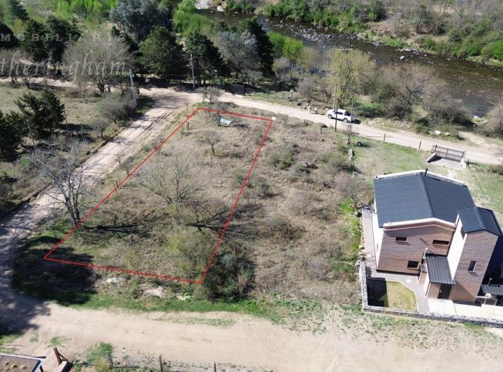 Terreno · 871m²