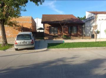Casa · 110m² · 4 Ambientes · Chalet 4 Ambientes