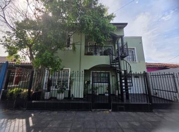 Casa · 250m² · 8 Ambientes · Casa en Venta en Llavallol, Apta Para Dos Familias