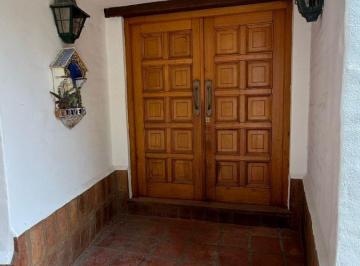 Casa de 4 ambientes, Villa Allende · Casa en Venta en Villa Allende a Una Cuadra del Golf
