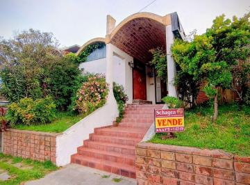 Hotel , Villa Gesell · Hosteria a La Venta en Gesell a 150 m de La Playa.